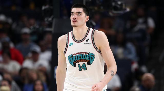 KAIYUNAPP-姚明曾有类似伤病!华裔中锋伊迪再次接受脚踝手术